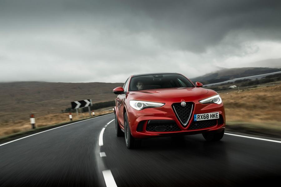  Alfa Romeo Stelvio Quadrifoglio (949) 2018 года  (UK) (фото 17 из 59)